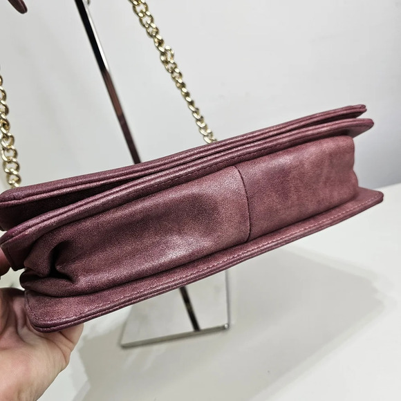 BCBG Paris Carmen Large Textured Leather Chain Shoulder Handbag Mauve Purple - Picture 10 of 15